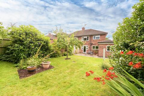 40 Cliffe Way, Warwick, CV34 5JF