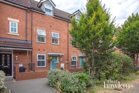 3 bedroom terraced house for sale, Da Vinci Walk, Royal Wootton Bassett, Swindon