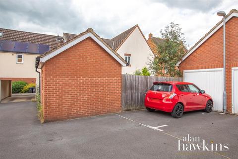 3 bedroom terraced house for sale, Da Vinci Walk, Royal Wootton Bassett, Swindon