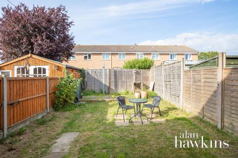 3 bedroom terraced house for sale, Meadow Close, Royal Wootton Bassett SN4 7