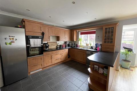 4 bedroom detached house for sale, Fronhaul, Llanelli