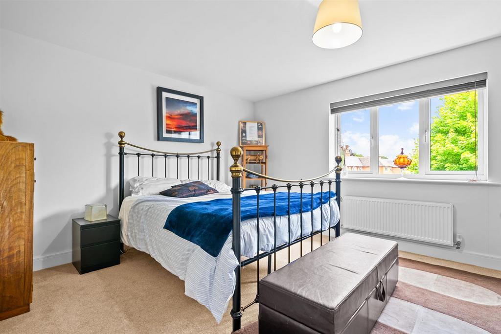 20-web-or-mls-9 CHEAL CLOSE FINISHED EDITS-14.JPG