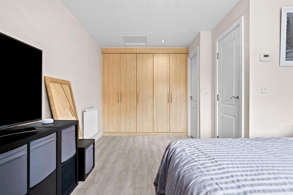 8-web-or-mls-9 CHEAL CLOSE FINISHED EDITS-22.JPG