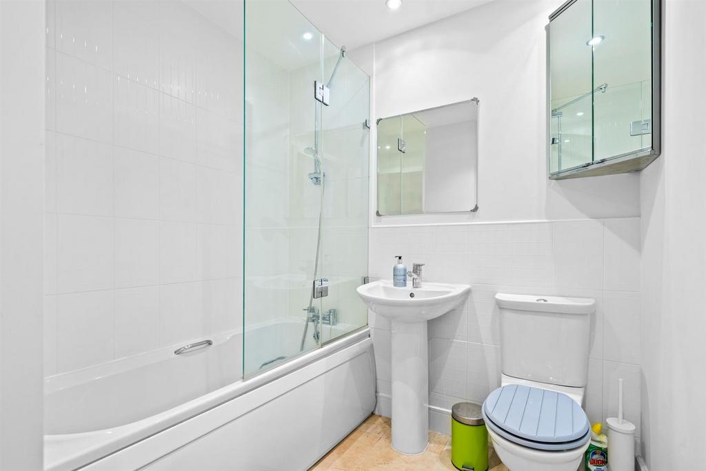 7-web-or-mls-9 CHEAL CLOSE FINISHED EDITS-13.JPG
