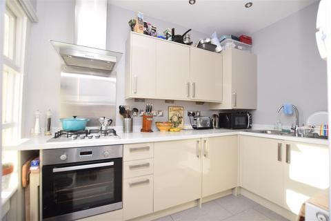 2 bedroom flat to rent, 10279 Redland Road, Bristol