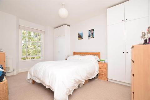 2 bedroom flat to rent, 10279 Redland Road, Bristol