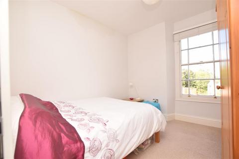 2 bedroom flat to rent, 10279 Redland Road, Bristol