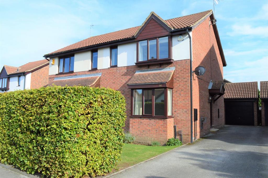 Arthurs Avenue, Harrogate HG2 3 bed semidetached house to rent £