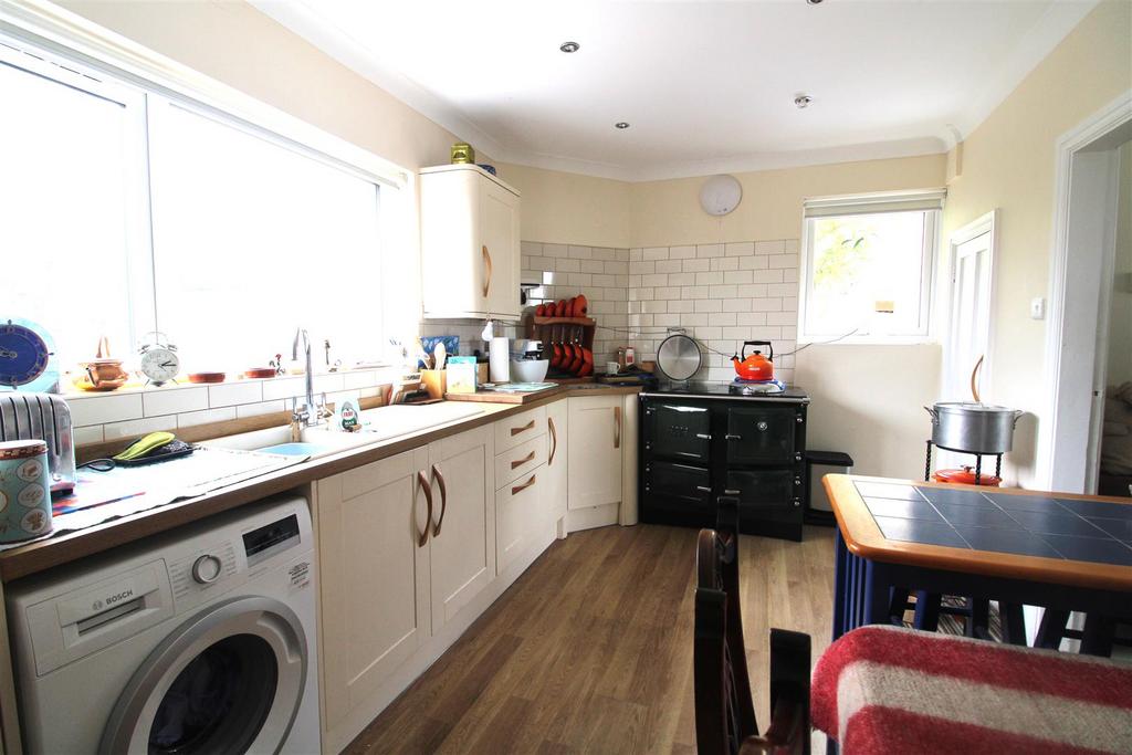 KITCHEN &amp; DINING ROOM