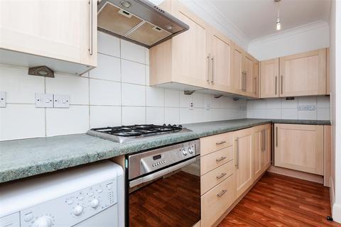 3 bedroom flat to rent, Fairfield Road, London