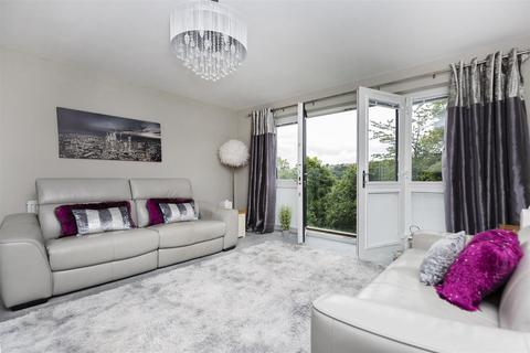 105 Lowergate, Huddersfield, HD3 4EP