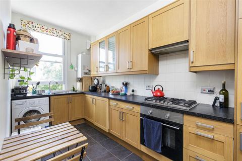 3 bedroom flat for sale, Turle Road, Finsbury Park