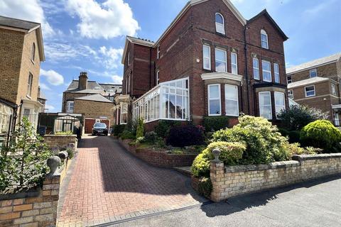 5 bedroom semi-detached house for sale, Trinity Road, Scarborough