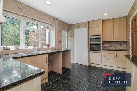 4 bedroom detached house for sale, Woodstock Road, Broxbourne