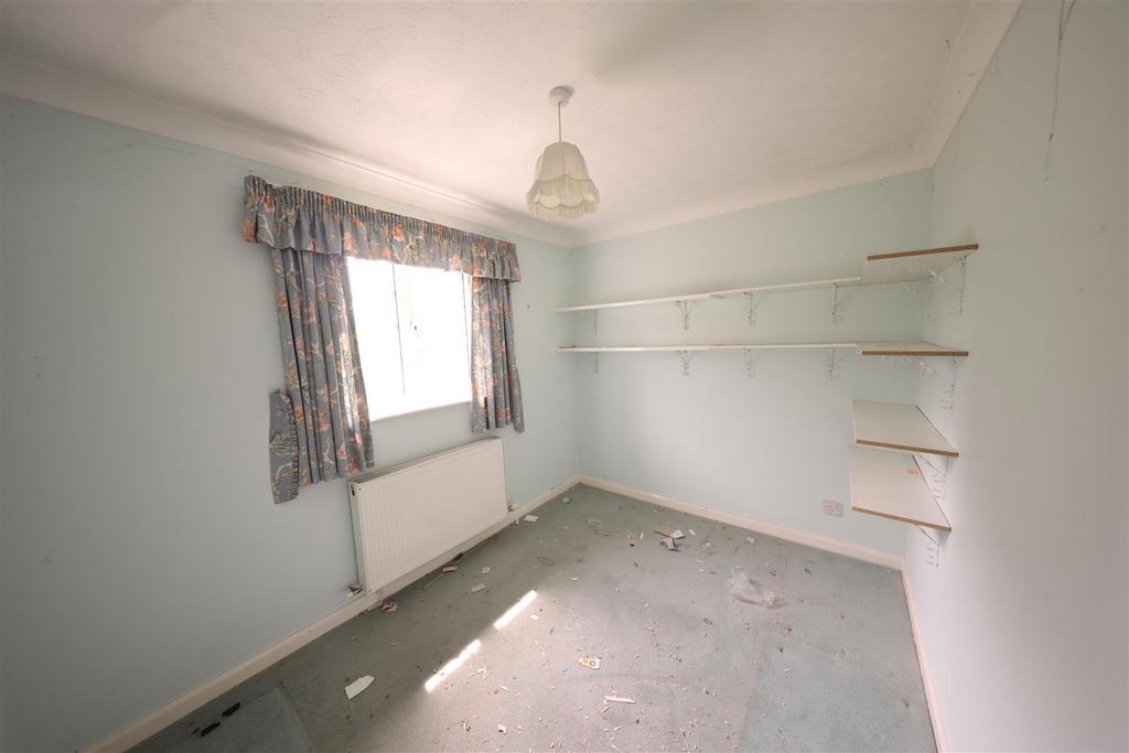 Shropshire Close, Hull 2 bed detached bungalow for sale £180,000
