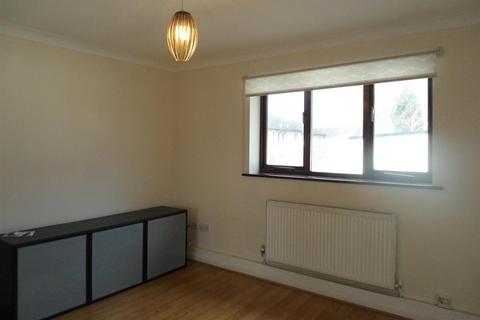 1 bedroom maisonette to rent, Sultan Mews, Chatham