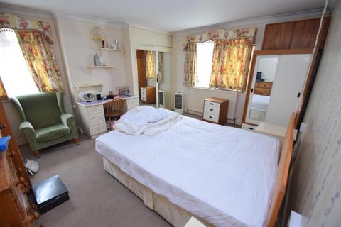 2 bedroom bungalow for sale, Wannock Lane, Eastbourne BN20