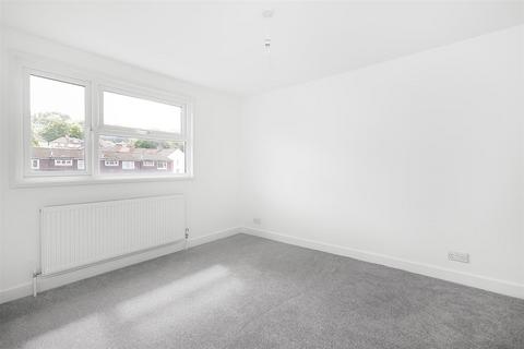 5 Roke Close, Kenley, CR8 5NL