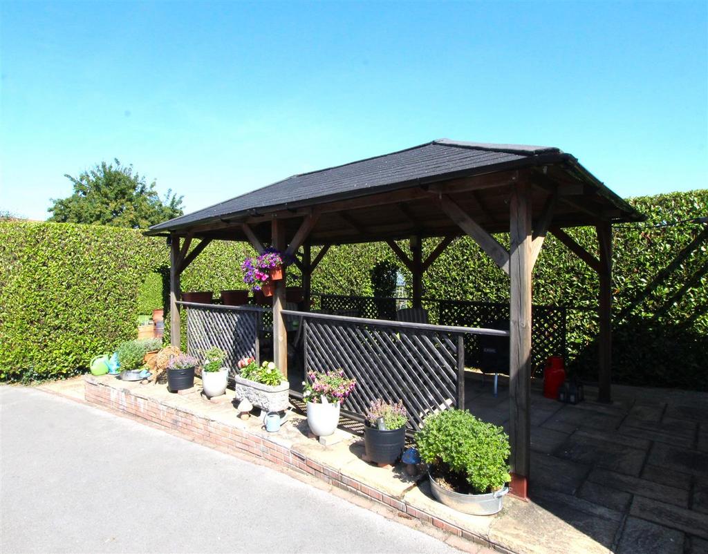 Outdoor Dining Area.JPG