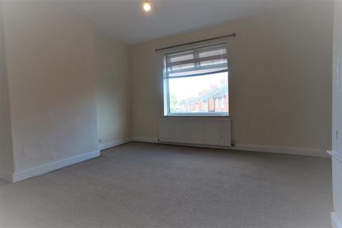 3 bedroom terraced house to rent, Burton Street, South Elmsall, Pontefract