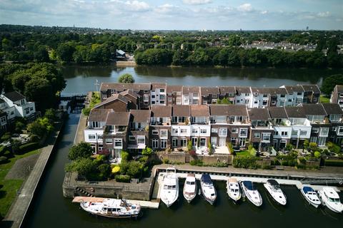 4 bedroom terraced house for sale, Chiswick Quay, Chiswick, W4