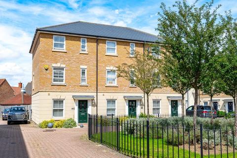 10 Buckthorn Road, Dunmow, CM6 1HZ