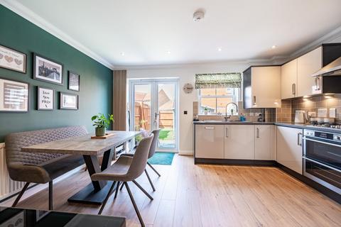 10 Buckthorn Road, Dunmow, CM6 1HZ