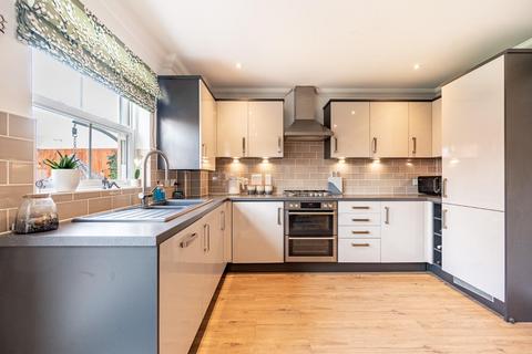 10 Buckthorn Road, Dunmow, CM6 1HZ