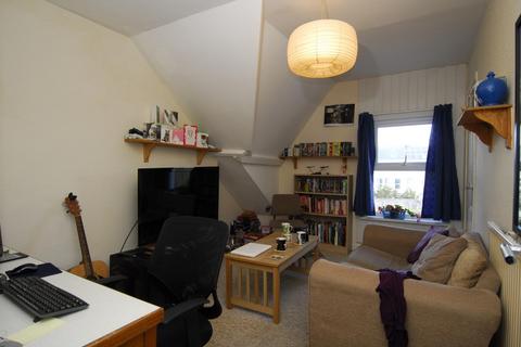 2 bedroom apartment to rent, Napier Terrace, Flat 3, Plymouth PL4