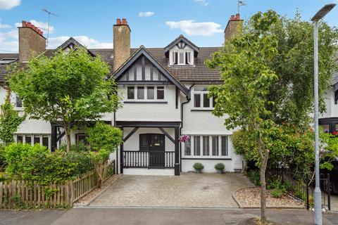 4 bedroom terraced house for sale, Vernon Road, Bushey