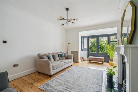 4 bedroom terraced house for sale, Vernon Road, Bushey