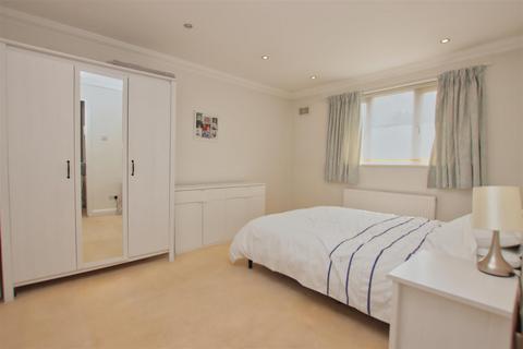 3 bedroom end of terrace house for sale, Welbeck Close, Borehamwood