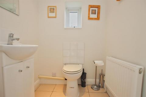 1 Welbeck Close, Borehamwood, WD6 1UG