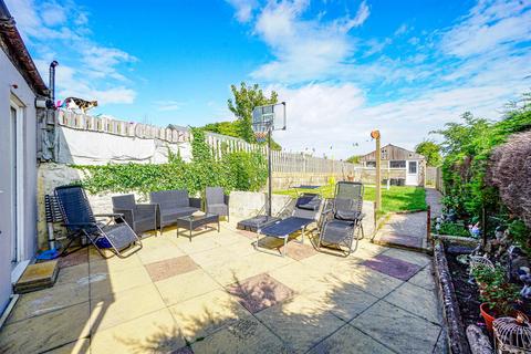 3 bedroom semi-detached house for sale, Parker Road, Hastings