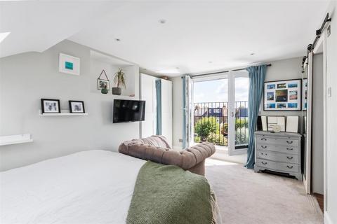 66 Edna Road, Raynes Park, London, SW20 8BT