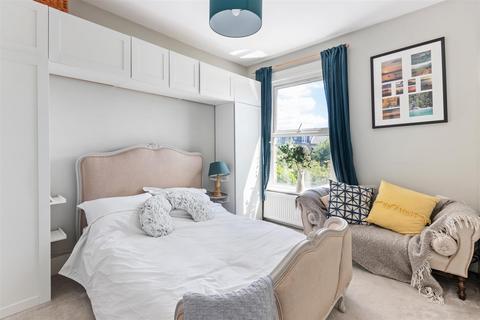 66 Edna Road, Raynes Park, London, SW20 8BT