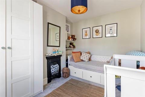 66 Edna Road, Raynes Park, London, SW20 8BT