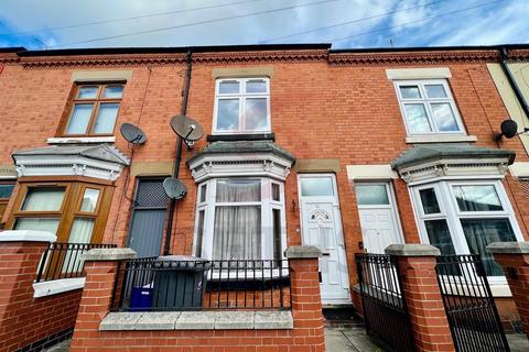 3 bedroom terraced house to rent, Gipsy Lane, Leicester LE4