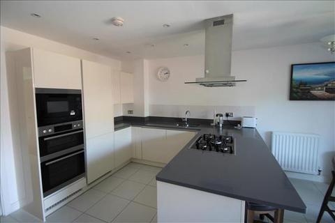 4 bedroom terraced house to rent, Guardhouse Way, Mill Hill, NW7