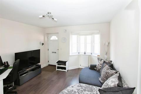 2 bedroom house for sale, Crocus Avenue, Minster On Sea