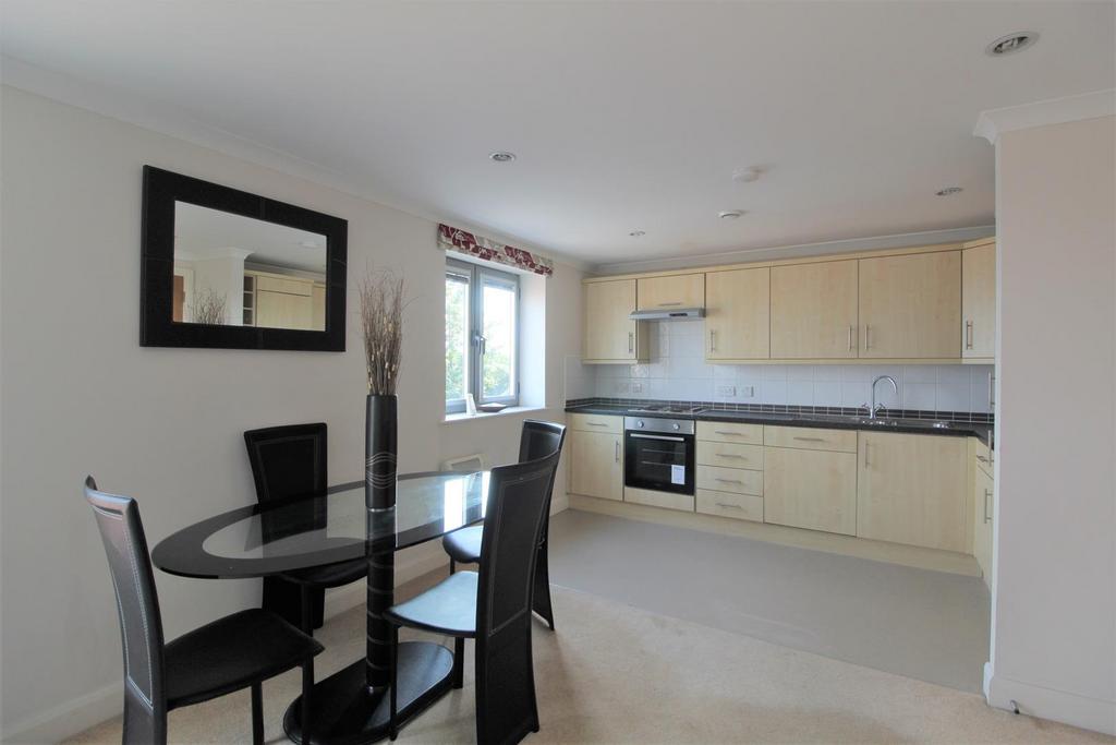 Kitchen/ Dining