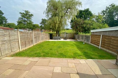 3 bedroom semi-detached house for sale, Chiltern Avenue, Macclesfield