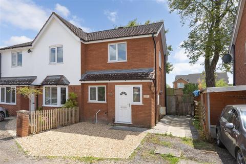 7 Stuart Close, Trowbridge, BA14 7NF