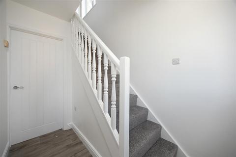 7 Stuart Close, Trowbridge, BA14 7NF