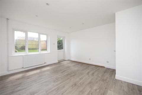 7 Stuart Close, Trowbridge, BA14 7NF