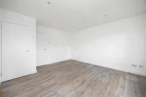 7 Stuart Close, Trowbridge, BA14 7NF