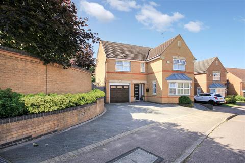 4 bedroom detached house for sale, Celandine Close, Rushden NN10