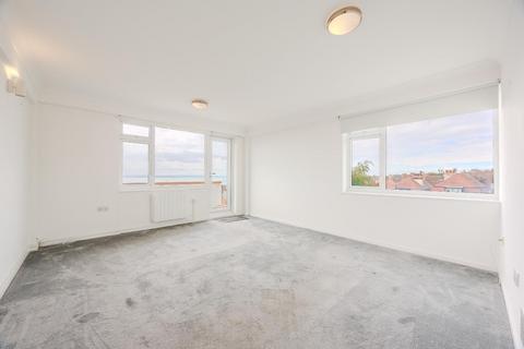 2 bedroom flat for sale, Grand Drive, Leigh-On-Sea SS9