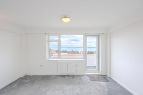 2 bedroom flat for sale, Grand Drive, Leigh-On-Sea SS9