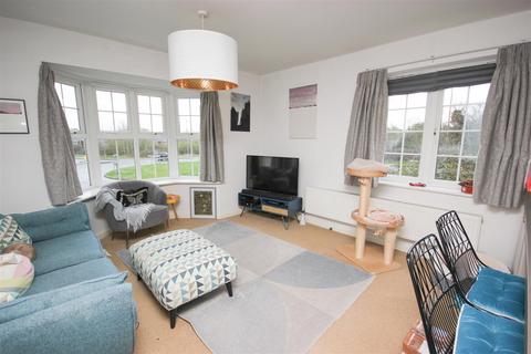 2 bedroom flat for sale, Redgrave Court, Wellingborough NN8